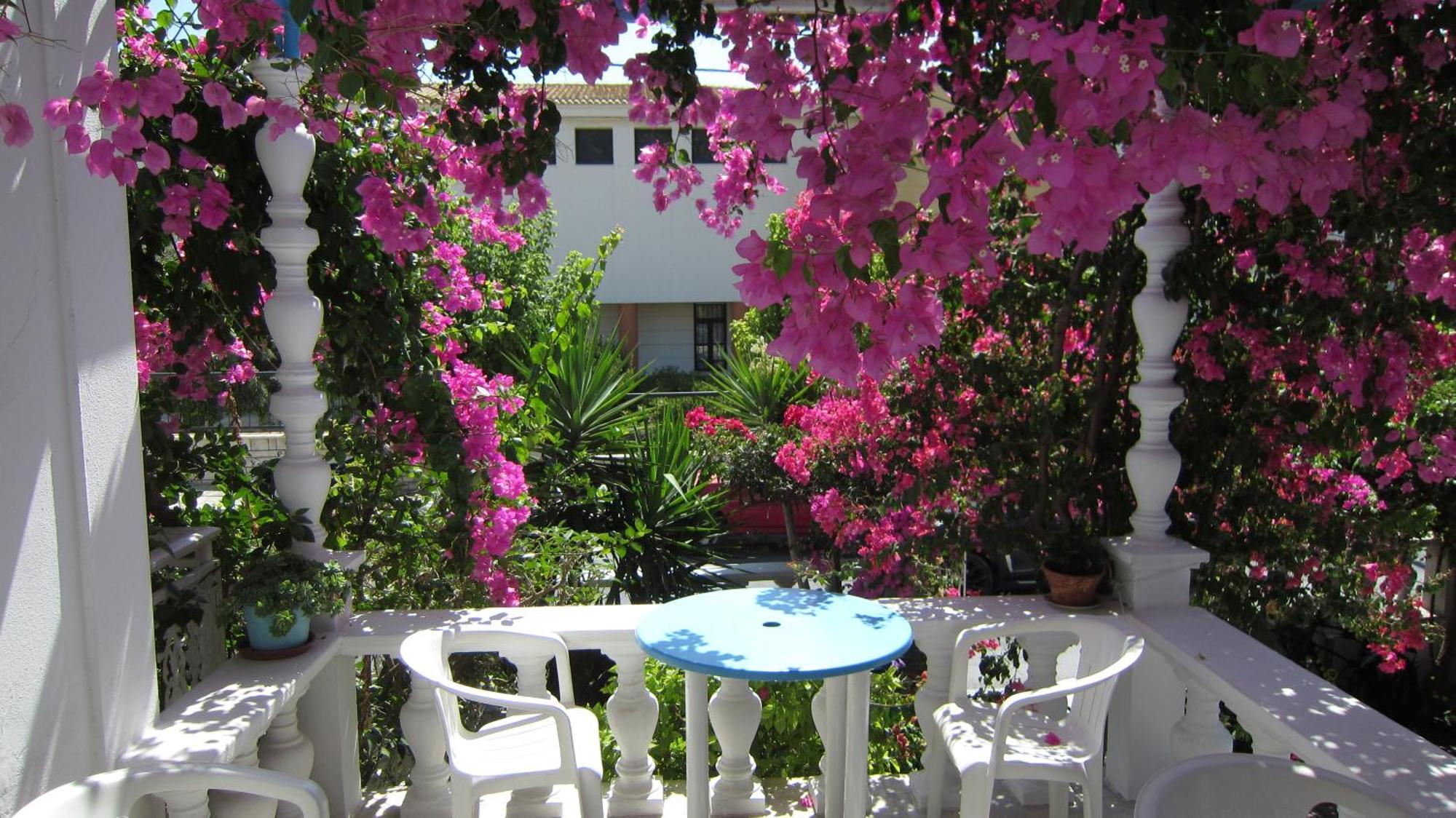 Sandalis Hotel Питагорио Екстериор снимка