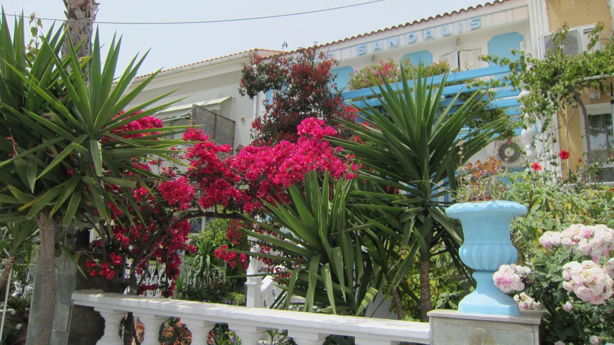 Sandalis Hotel Питагорио Екстериор снимка